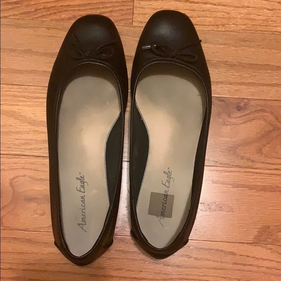 American Eagle Outfitters Shoes - Black flats with bow